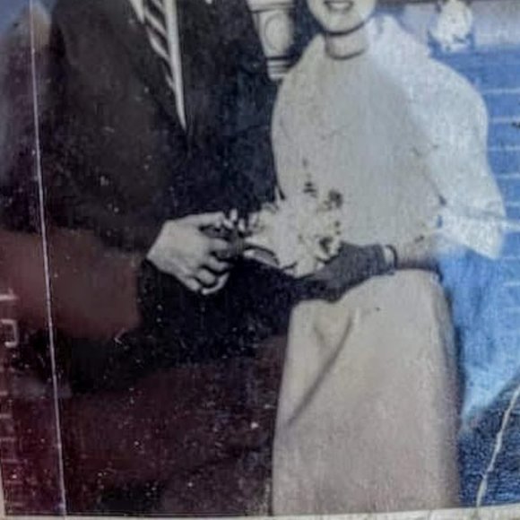 Vintage 1961 Ivory boucle cropped 1/2 sleeve jacket wedding suit MOP buttons - Picture 4 of 7